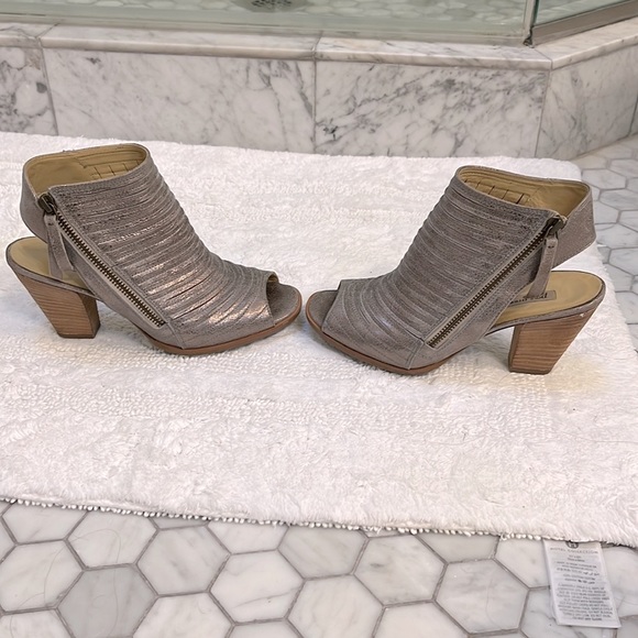 Paul Green Cayenne leather peel tie sandal in Smoke metallic leather 3.5… - Picture 3 of 8